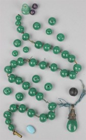 GROUP OF DEEP GREEN AGATE BEAD