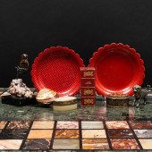 GROUP OF DESK ARTICLESComprisi