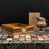 GROUP OF DESK ARTICLESComprisi
