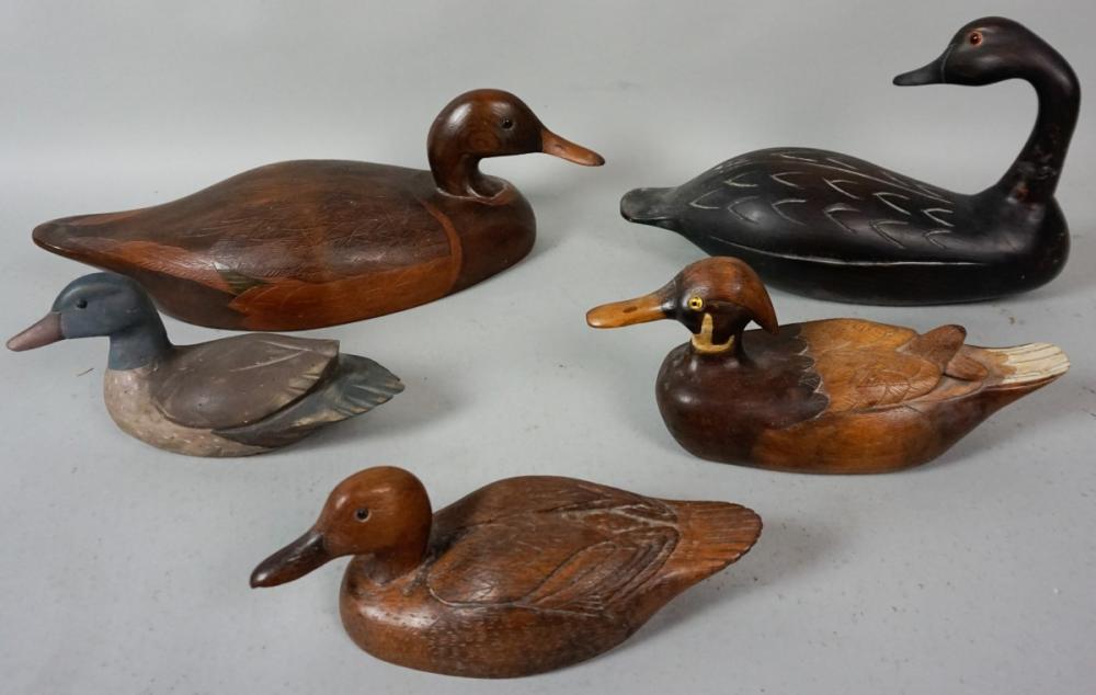 GROUP OF DUCK DECOYS INCLUDING