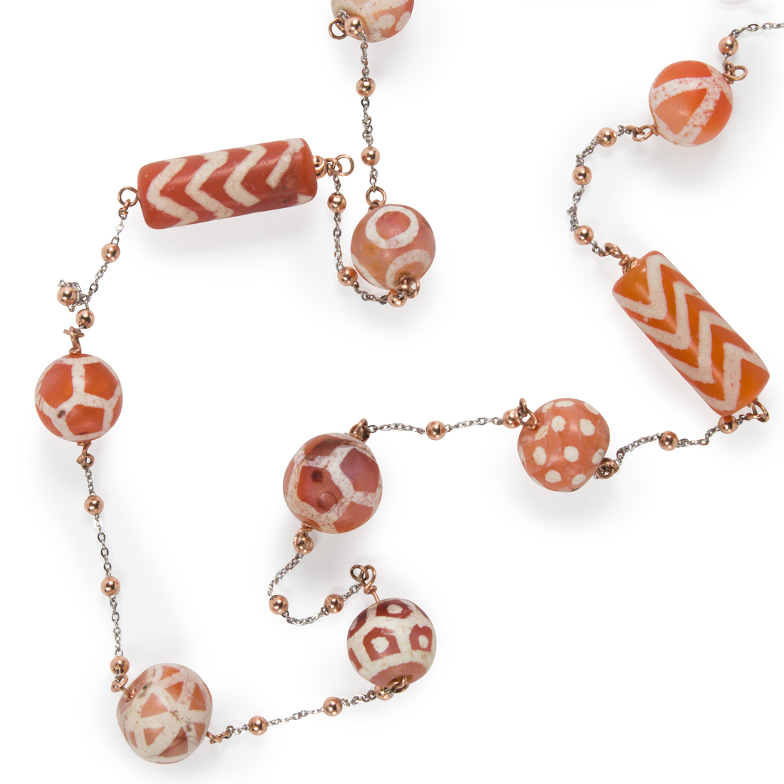 GROUP OF DZI BEADS WITH ROSE GOLD