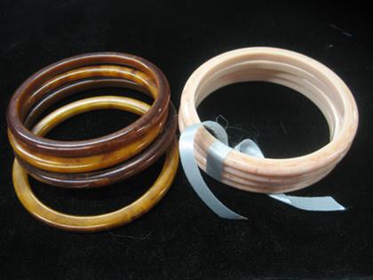 Group of eight bangle