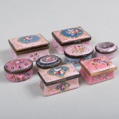 GROUP OF EIGHT STAFFORDSHIRE E