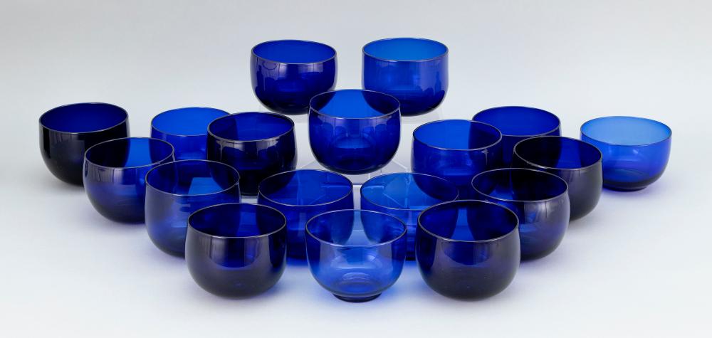 GROUP OF EIGHTEEN ENGLISH COBALT