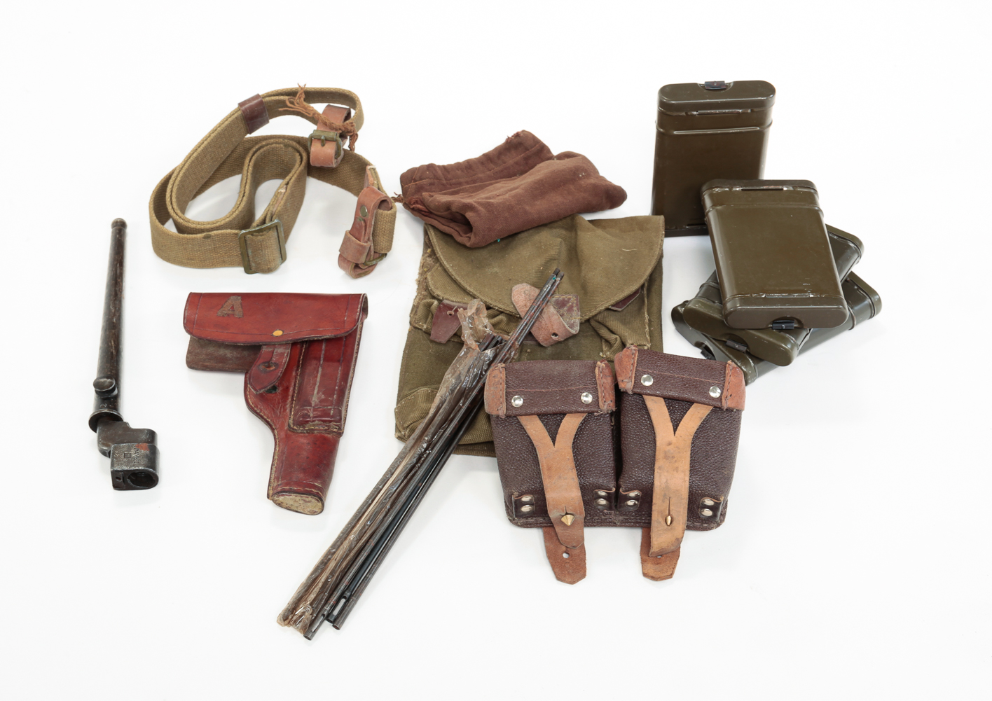 GROUP OF EUROPEAN MILITARY ITEMS