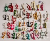 GROUP OF FIGURAL GLASS HORN CH