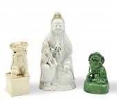 GROUP OF FIGURES: 2 FOO LIONS