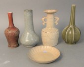 GROUP OF FIVE CHINESE PORCELAI