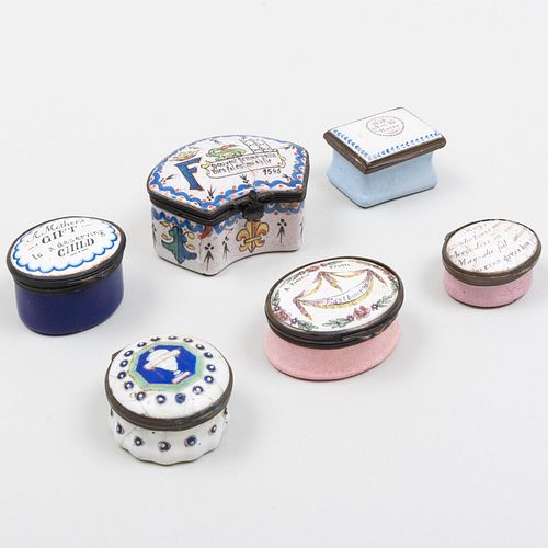 GROUP OF FIVE ENAMEL SNUFF