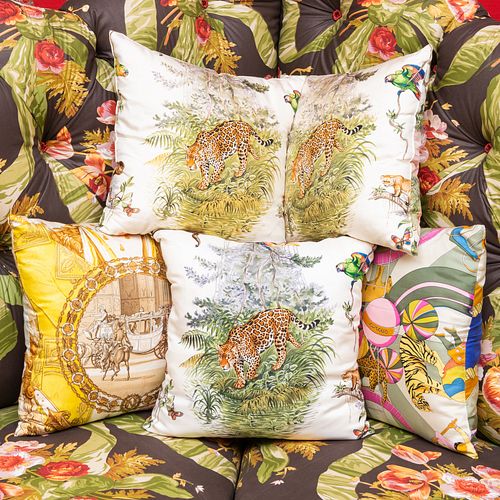 GROUP OF FIVE HERMèS SILK