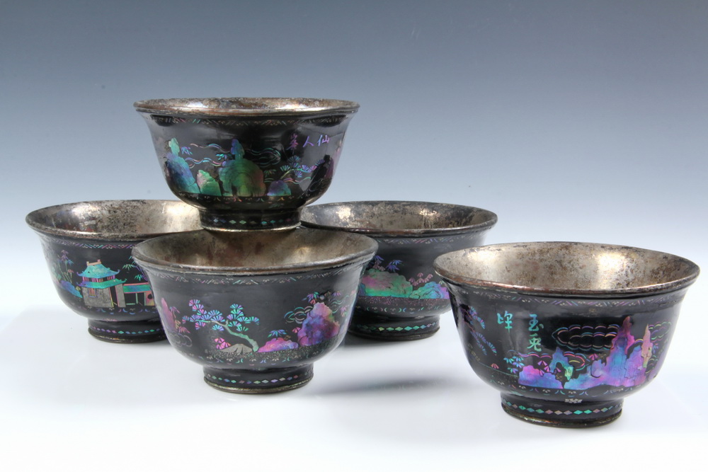 GROUP OF FIVE LACQUER CUPS -