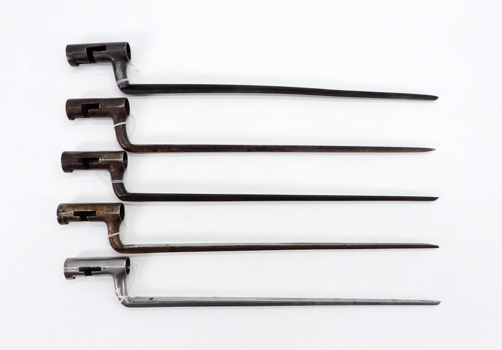 GROUP OF FIVE U.S. SOCKET