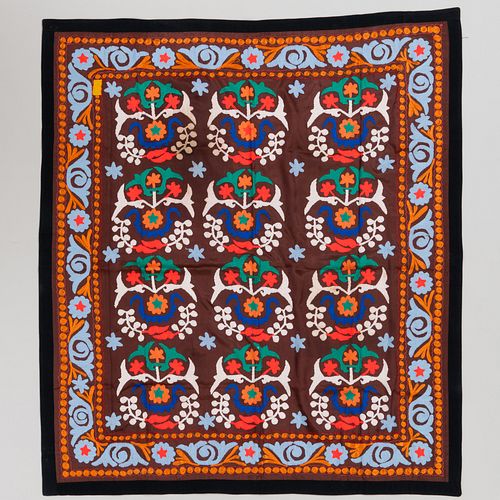 GROUP OF FIVE VARIOUS TEXTILESThe