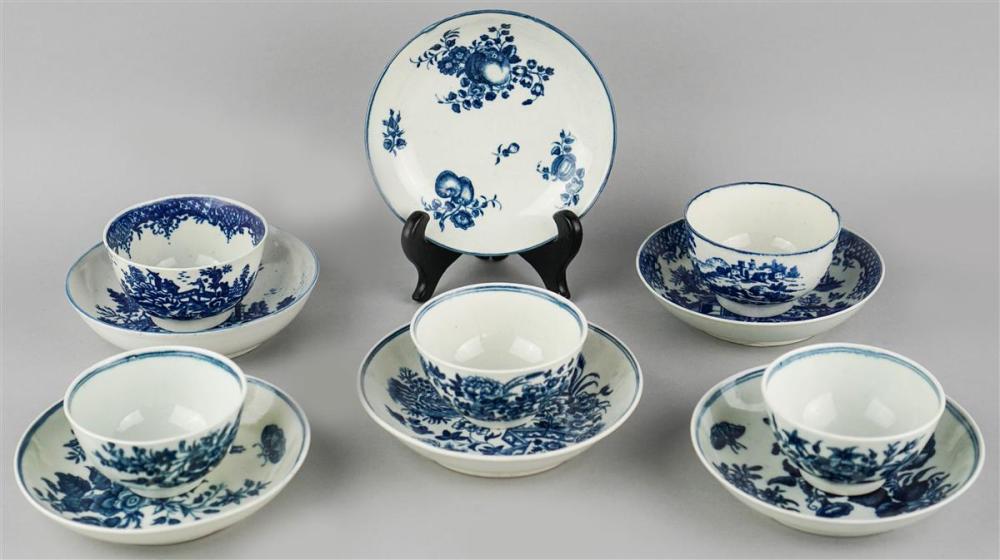 GROUP OF FIVE WORCESTER TEA BOWLS