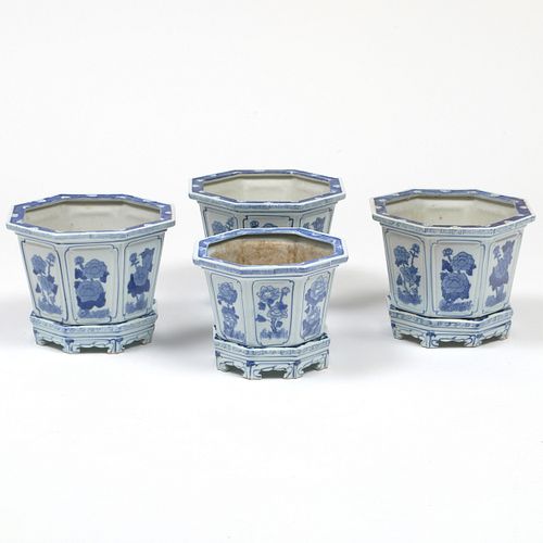 GROUP OF FOUR CHINESE BLUE AND
