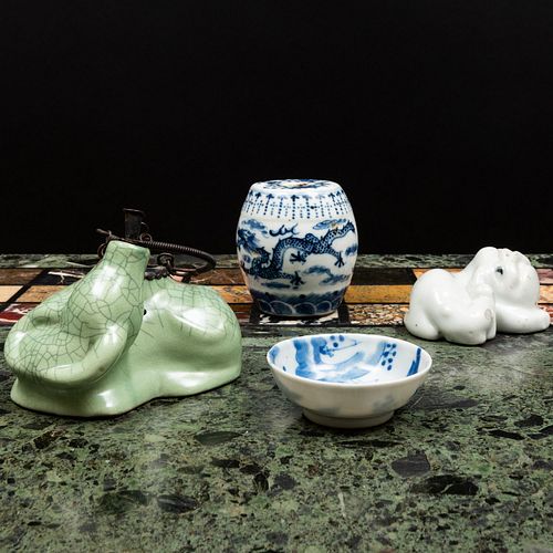 GROUP OF FOUR CHINESE PORCELAIN
