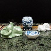 GROUP OF FOUR CHINESE PORCELAI