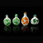 GROUP OF FOUR GLASS SNUFF BOTT