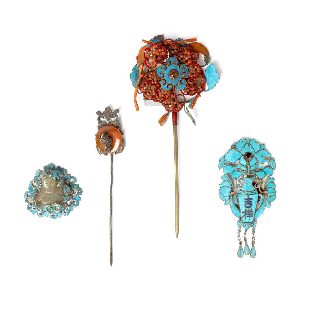GROUP OF FOUR HAIR ORNAMENTS QING