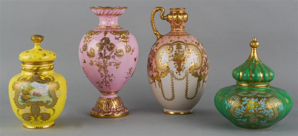 GROUP OF FOUR ROYAL CROWN DERBY