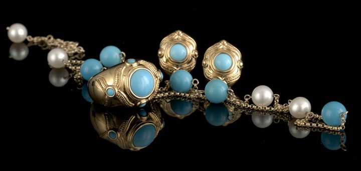 Group of Fourteen-Karat Yellow