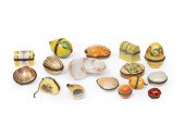GROUP OF FOURTEEN PORCELAIN BO
