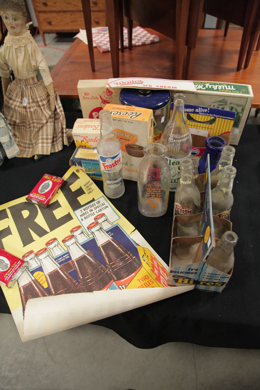 GROUP OF GENERAL STORE ITEMS.