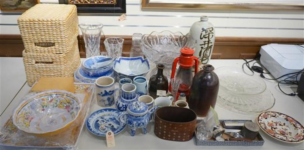 GROUP OF GLASS, CHINESE PORCELAIN
