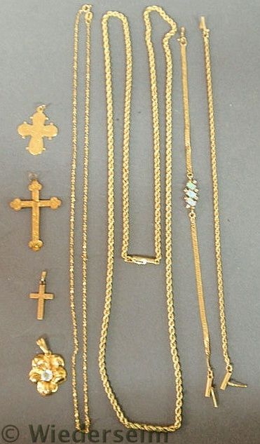 Group of gold jewelry- 14k yg