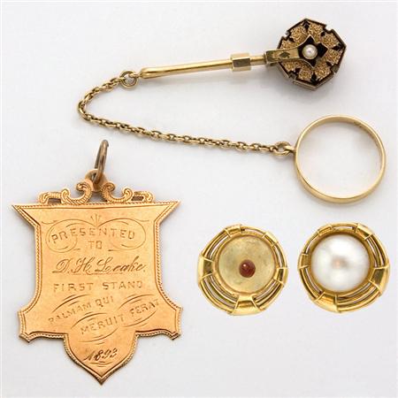 Group of Gold Jewelry and Fragments