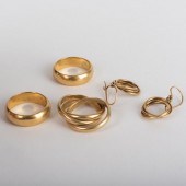 GROUP OF GOLD JEWELRYComprisin