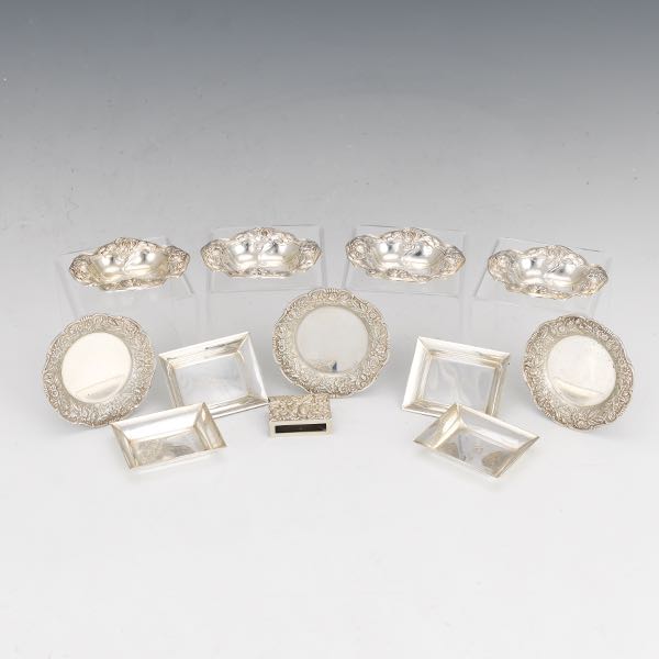 GROUP OF INDIVIDUAL ASHTRAYS OR NUT