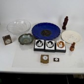 GROUP OF ITEMS: CLOCKS, PORCEL