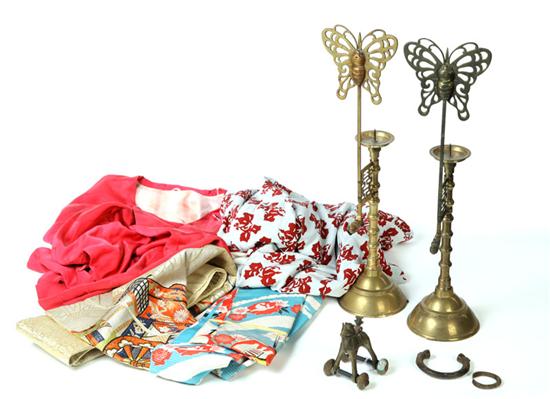 GROUP OF ITEMS.  Twentieth century.