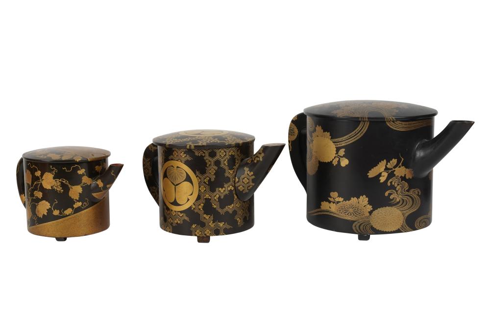 GROUP OF JAPANESE BLACK AND GILT