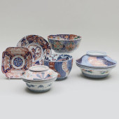 GROUP OF JAPANESE PORCELAIN IM