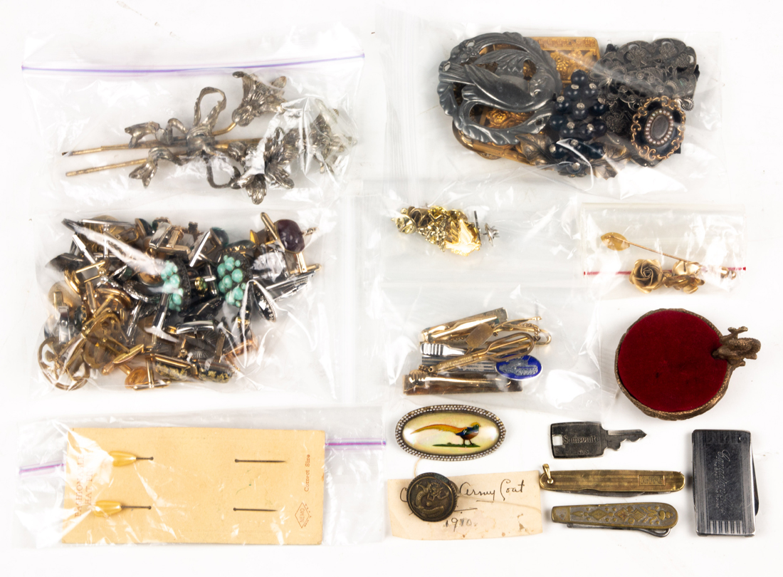 GROUP OF JEWELRY Group of
