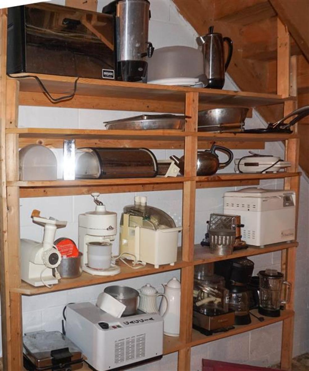 GROUP OF KITCHEN APPLIANCESGroup of