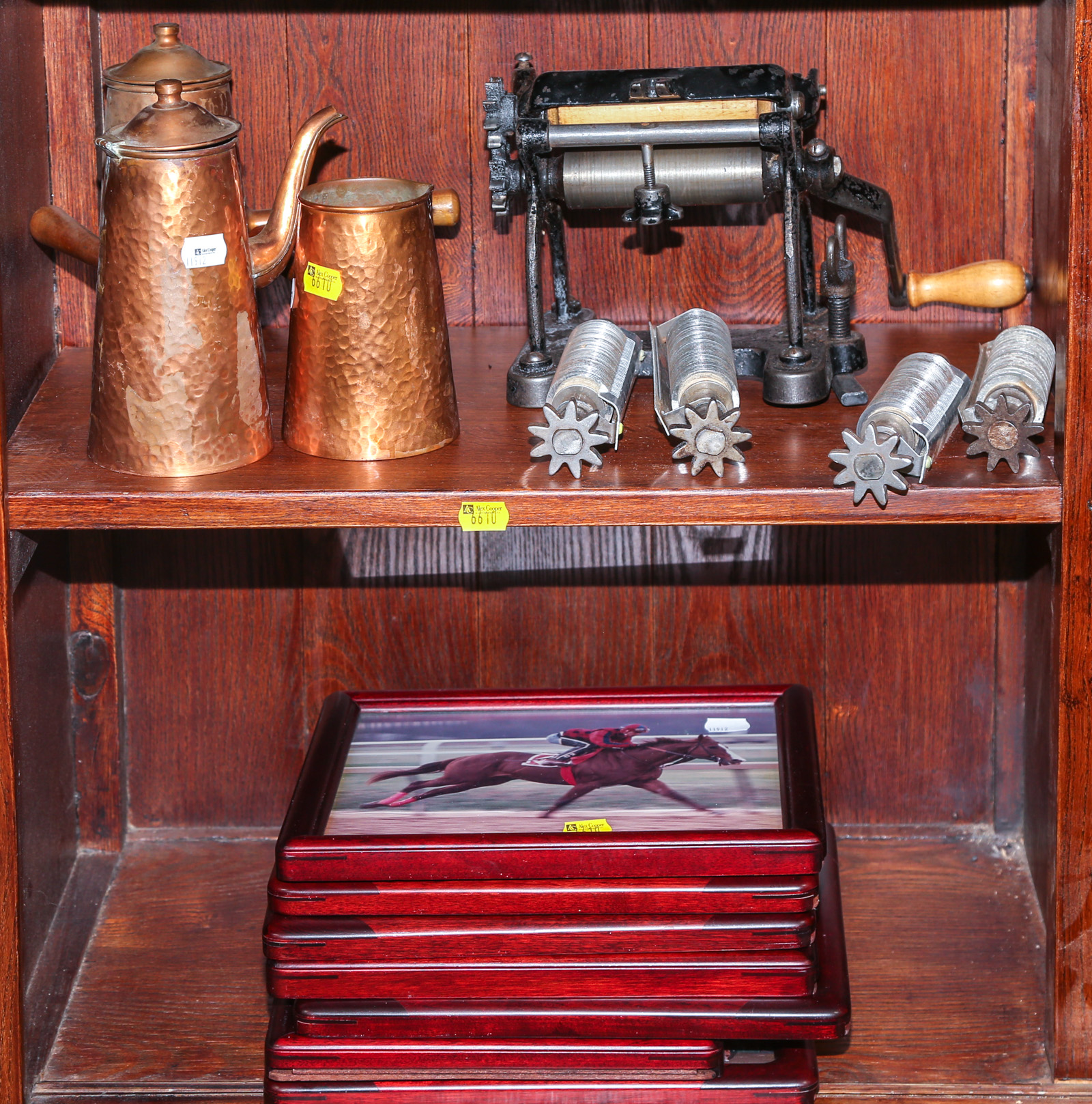 GROUP OF KITCHEN COLLECTIBLES