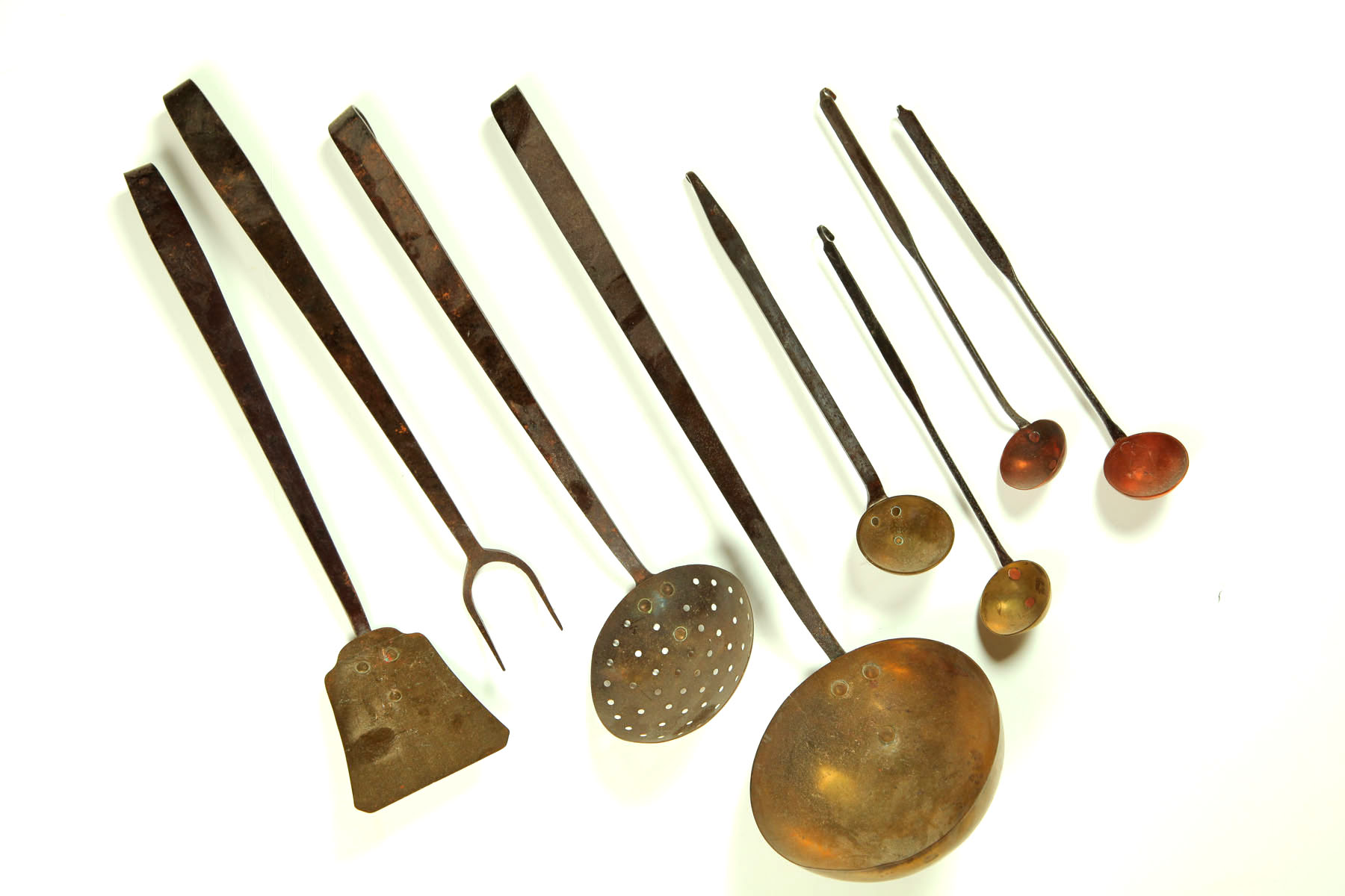 GROUP OF KITCHEN UTENSILS. 