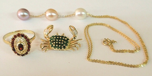 Group of ladies jewelry- 14k gold