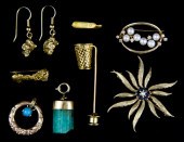GROUP OF LADY'S GOLD JEWELRY i