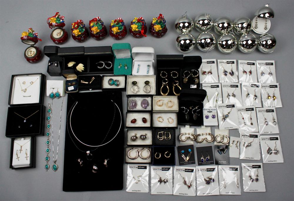 GROUP OF LADY'S JEWELRY together