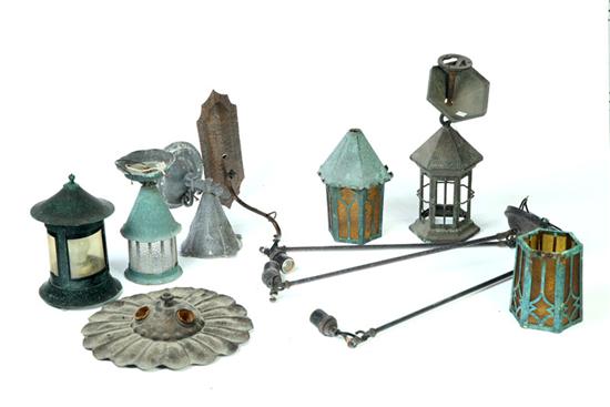 GROUP OF LAMPS AND LAMP PARTS. 
