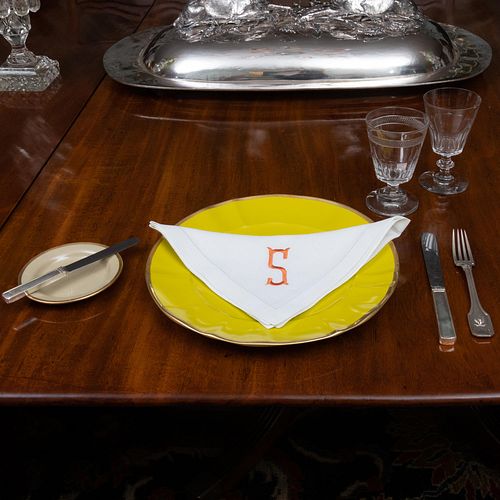 GROUP OF LINENS EMBROIDERED WITH