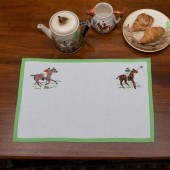 GROUP OF LINENS WITH GREEN TRI