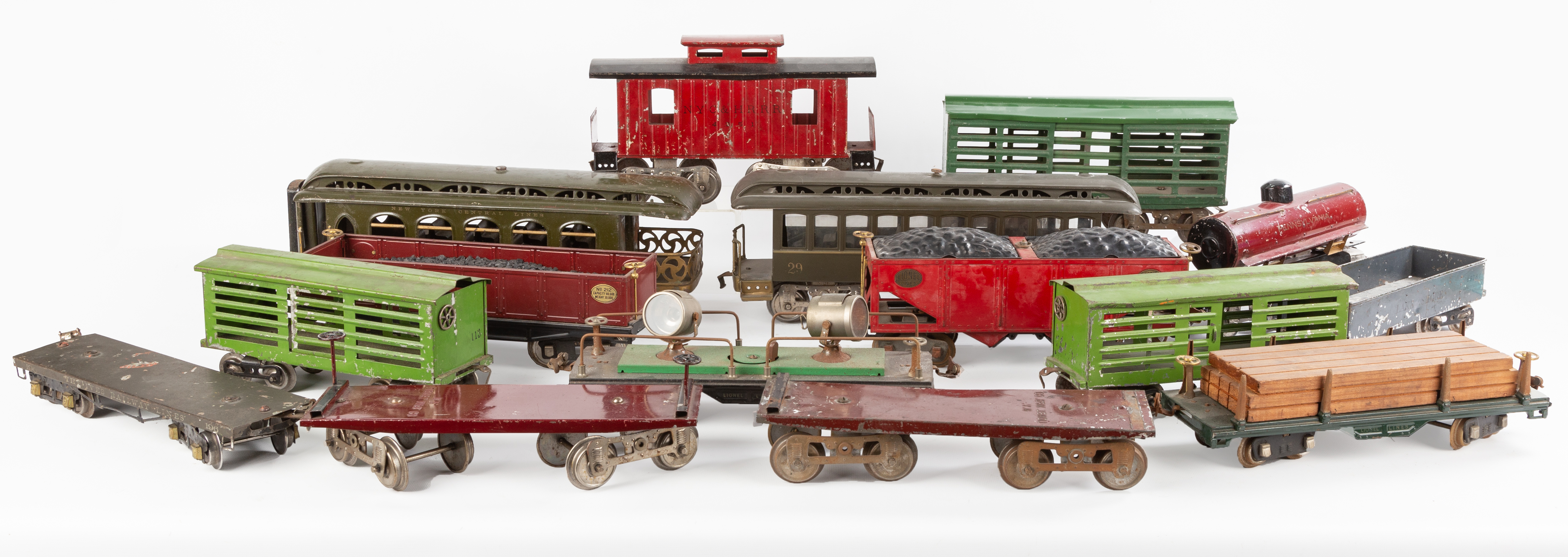 GROUP OF LIONEL & AMERICAN FLYER