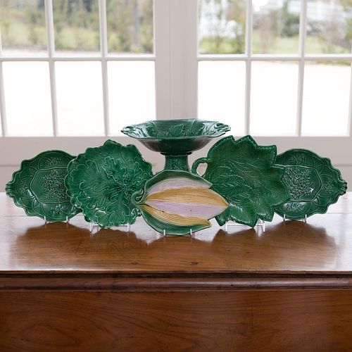 GROUP OF MAJOLICA SERVING