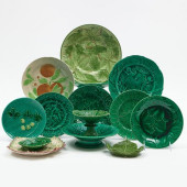 GROUP OF MAJOLICA TABLEWARE<br