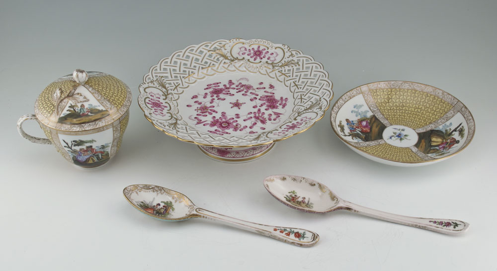 GROUP OF MEISSEN PORCELAIN: